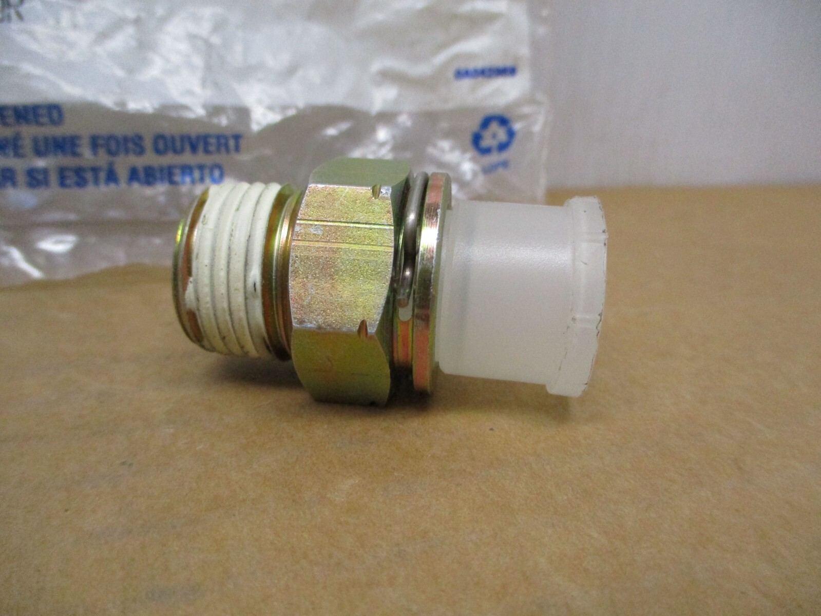 Engine Oil Cooler Line Connector ACDelco GM Original Equipment 88891754