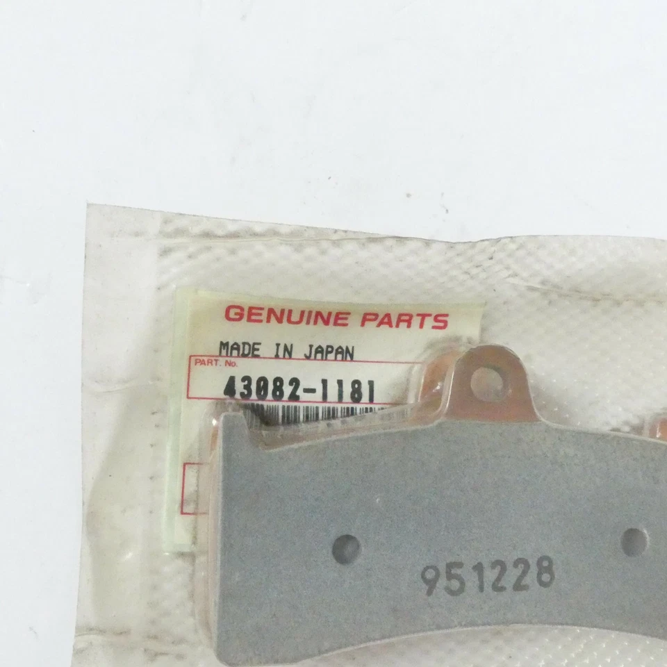 original Kawasaki ZX-7 RR NINJA Bremsbeläge Bremsklötze vorne 43082-1181 - Bild 3 von 3