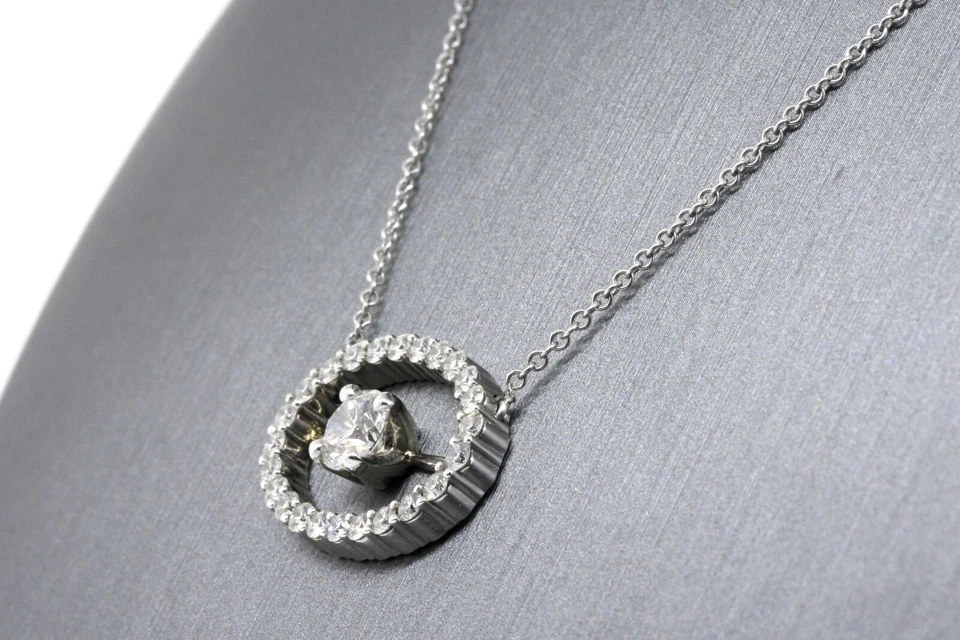 Colar oval de centro redondo Hearts on Fire HOF 1,52 ct pingente de diamante 0,80 18k - Imagem 4 de 4