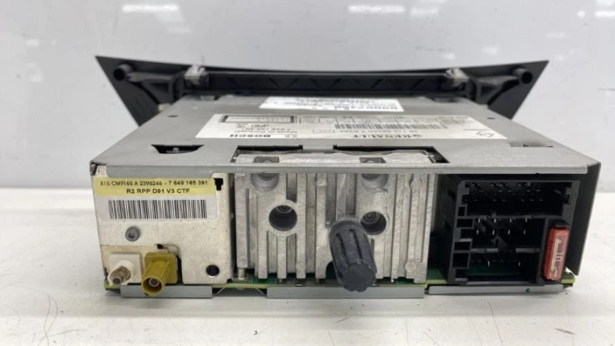 Autorradio original RENAULT LAGUNA 3 PHASE 1 BREAK 281152237R - Imagen 3 de 4