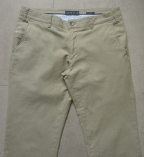 EUREX by BRAX Modell PIO Gr 24 U = W34/L30 Comfort Stretch Hell Oliv wie NEU