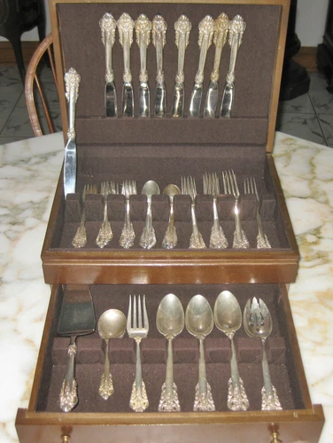 GRANDE BAROQUE STERLING SILVER BY WALLACE 43 PC. SET, NO MONOS,BOX