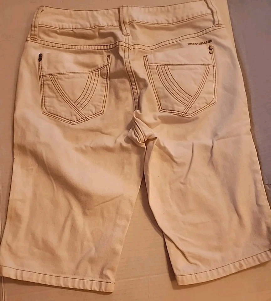 DKNY Jeans White Denim  Bermuda Shorts Women’s Size 4 - Image 4 of 4