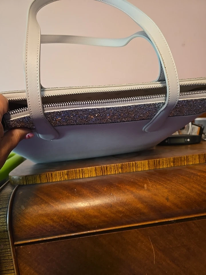 $395 - Bolso de Mano Kate Spade New York Flash Brillo en Gris NUEVO   Foto 2 de 3