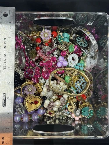 HUGE VINTAGE LOT - 1940s/70s  COSTUME JEWELRY LOT Amazing!!!