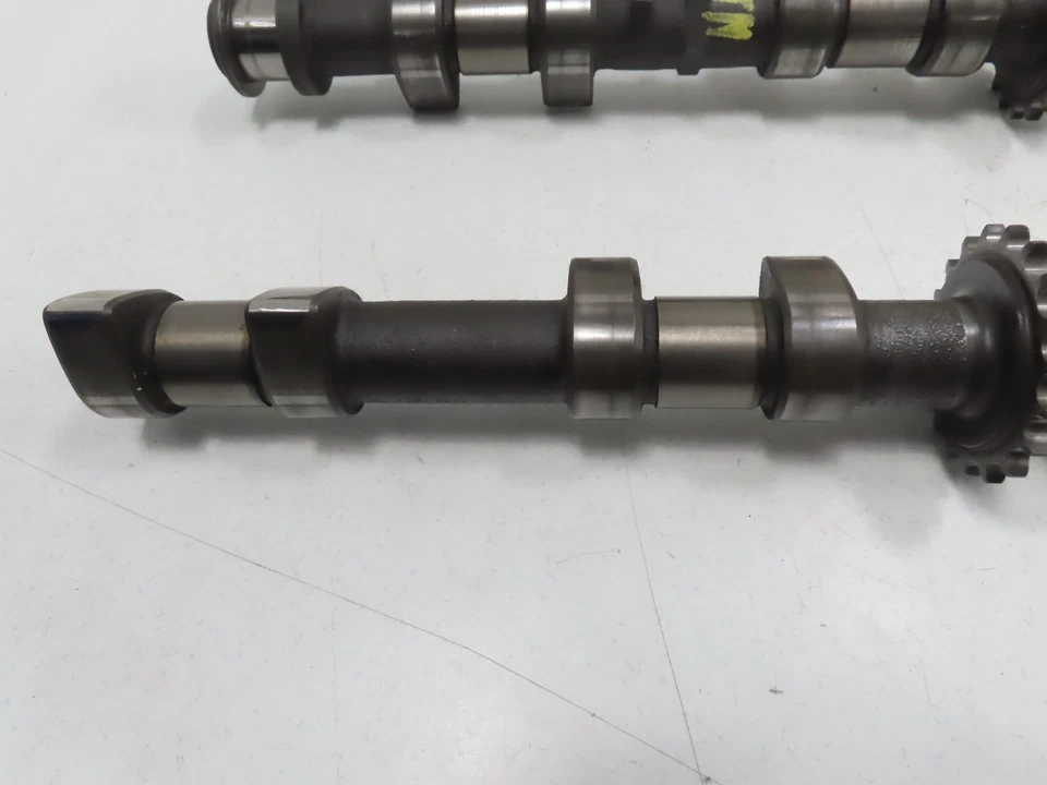 Par de árboles de levas de admisión y escape 90 Porsche 944 S2 3,0 L M44,41 16 V 9441052772R Foto 3 de 4