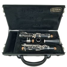 Leblanc clarinet 7242 B with genuine case and mouthpiece