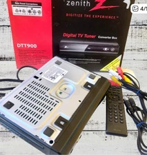 Zenith DTT900 Digital TV Tuner Converter Box With Remote & Cables & Instructions