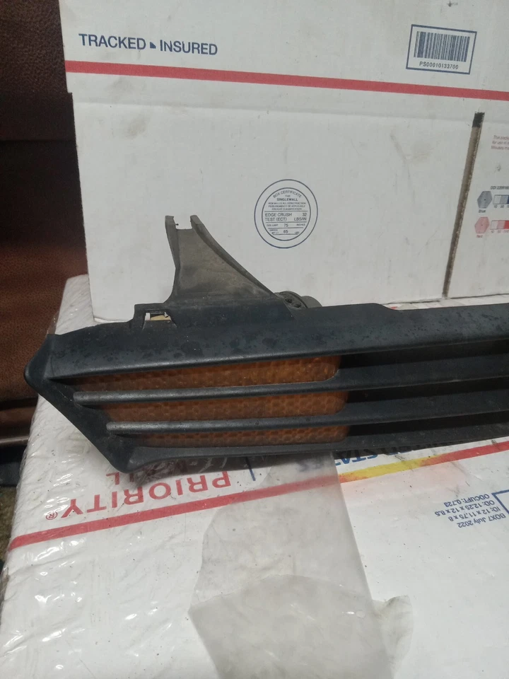 Ford Focus Wagon 2002 OEM parrilla superior intermitentes intermitentes 01 02 03 04 Foto 2 de 4