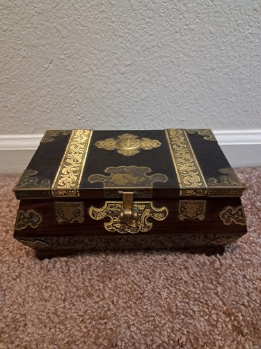Vtg Jewelry Box Laquered Raised Gold Tone Medallions Red Velvet Rabbit/Deer