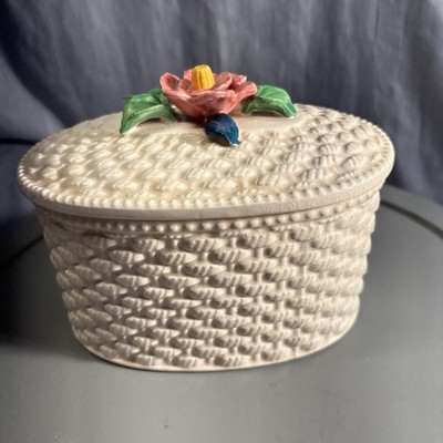 Vtg Ceramic Basket Weave Trinket Or Candy Dish Made In Japan with Rose Top Lid