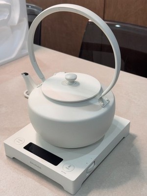 BALMUDA MoonKettle Electric Kettle KPT02-WH / White color / AC