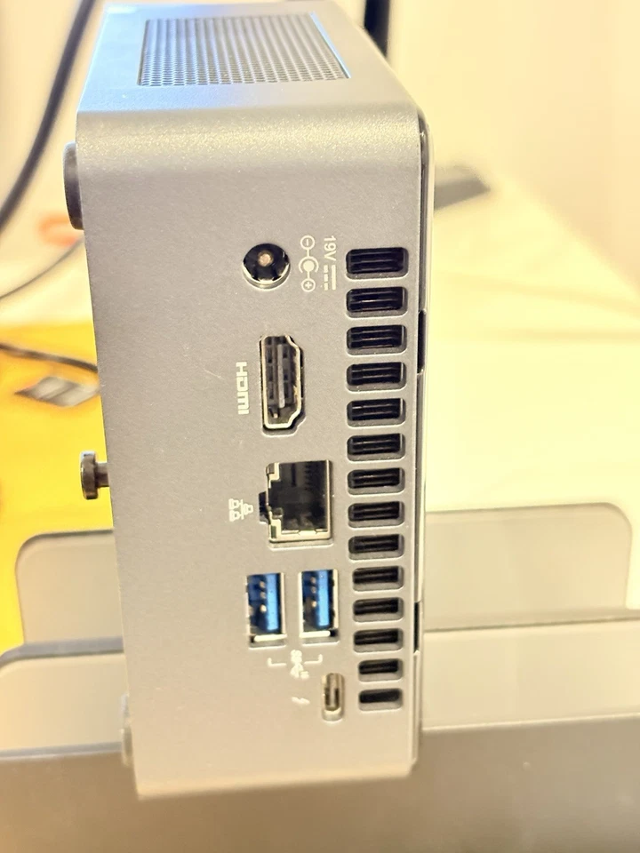 Intel NUC8i5BEB NUC Core i5 8GB RAM 240GB SSD  - Image 2 of 4