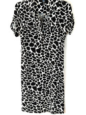 Saint Tropez West: wm dress sz 8 blkwht giraffe print collared neck button chest