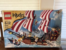 Lego Pirates 6243 Brickbeard's Bounty and 6239 Cannon Battle 99% Complete Sets