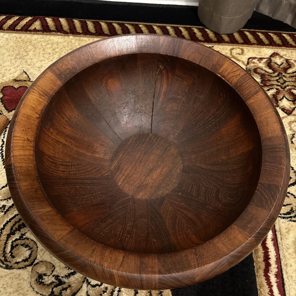 Ensaladera de madera Dansk 17 por 6 tazones de teca Tailandia con cucharas para servir de colección Foto 2 de 4