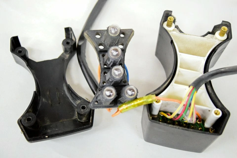 SUZUKI GS550 GS650 PANTALLA PILOTO CAJA DE LUZ CABLEADO ENCHUFE ARNÉS JUEGO DE CUBIERTA Foto 2 de 4