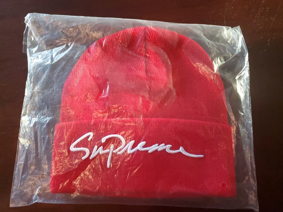 SOMEWHERE Script Logo Beanie Red