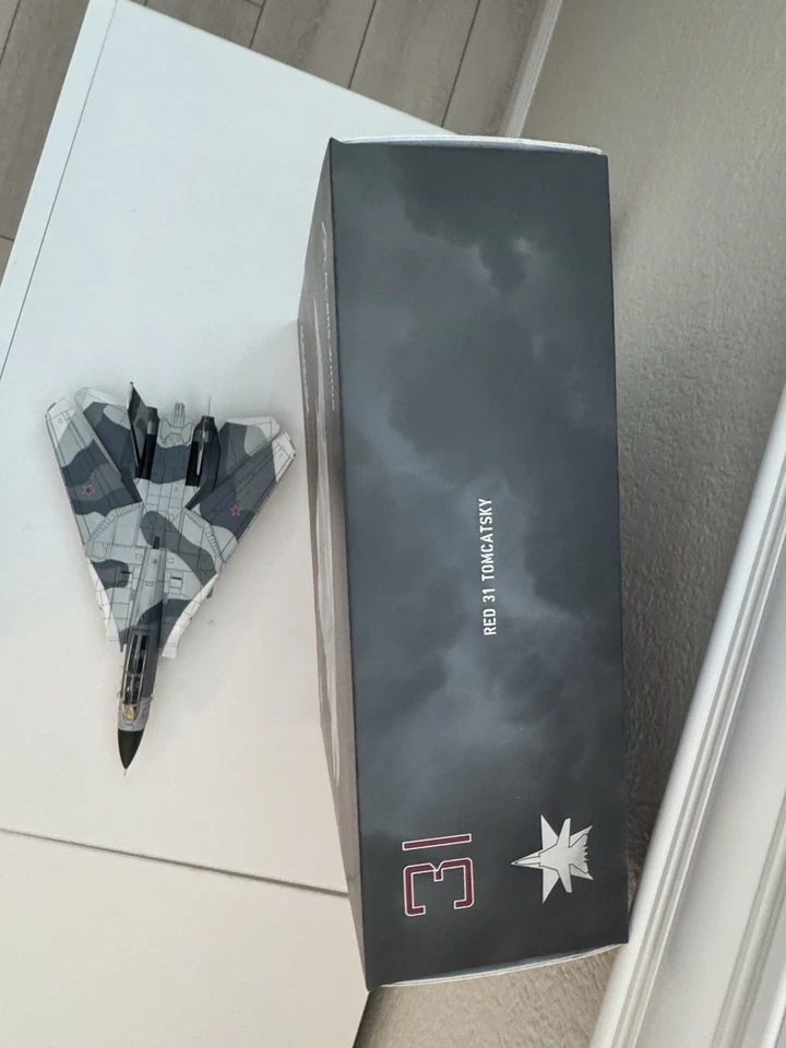 Calibre Wings 1:72 F-14A Tomcat USN VF-126 Bandits Red 31 / Tomcatsky Clean - Image 4 of 4