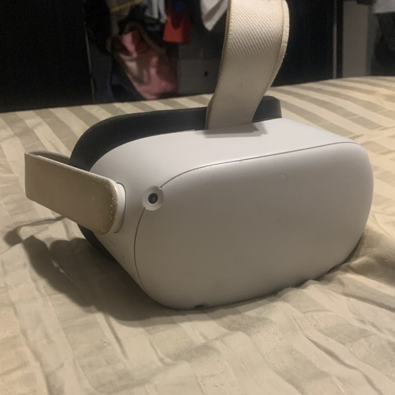 Meta Oculus Quest 2 White Plastic Standalone VR Headset Virtual Reality Device