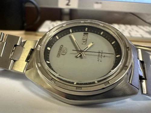 Vintage Seiko 5 Automatic 21J Day/Date 7019-8080 Grey Dial