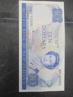 New Zealand Banknotes: $10 Circulated Great Item Must Have (T7293