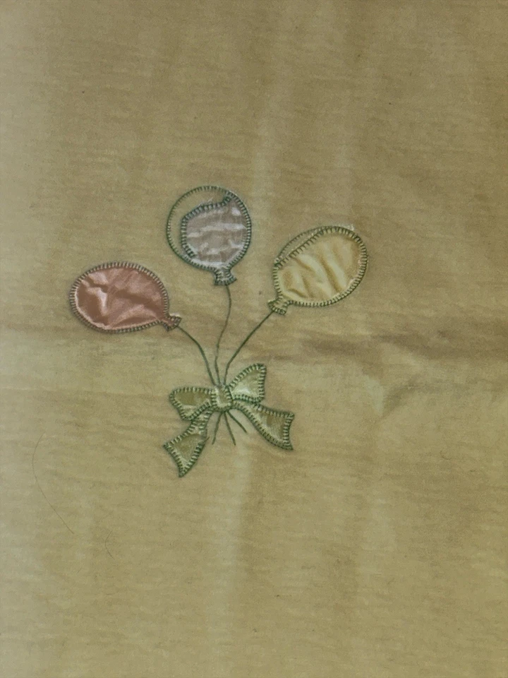 Vtg Quiltex Baby Blanket Embroidered Balloons Satin Trim 35x49.5 USA Union Made - Image 4 of 4