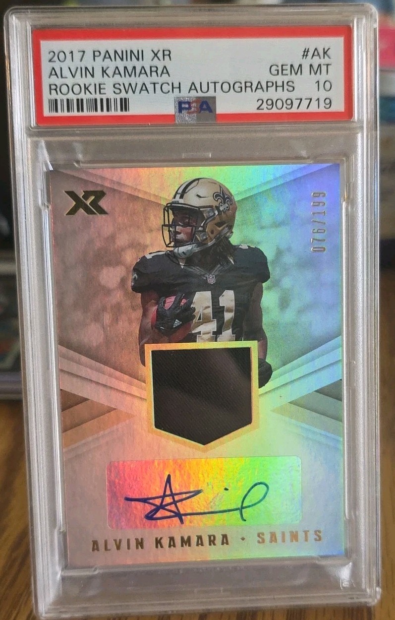Alvin Kamara Panini XR Rookie Swatch Autographs #RSAAK Base