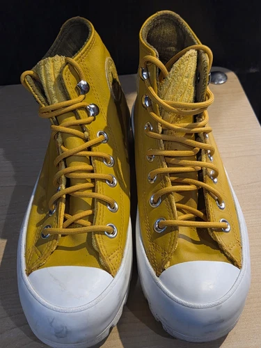 Scarpe Converse Chuck Taylor All Star in pelle con lacci freccette alte oro Gore Tex taglia 6