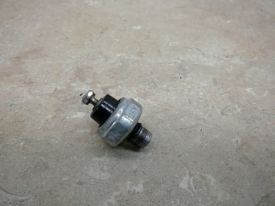 #ad #ad Honda 700 VF SUPER MAGNA VF700 Engine Oil Pressure Switch 1987 HB253 $3.31