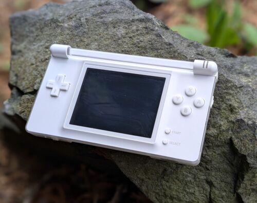 Gameboy Macro Design Service- I'll turn your broken DS Lite into a Gameboy Macro - Picture 5 of 13