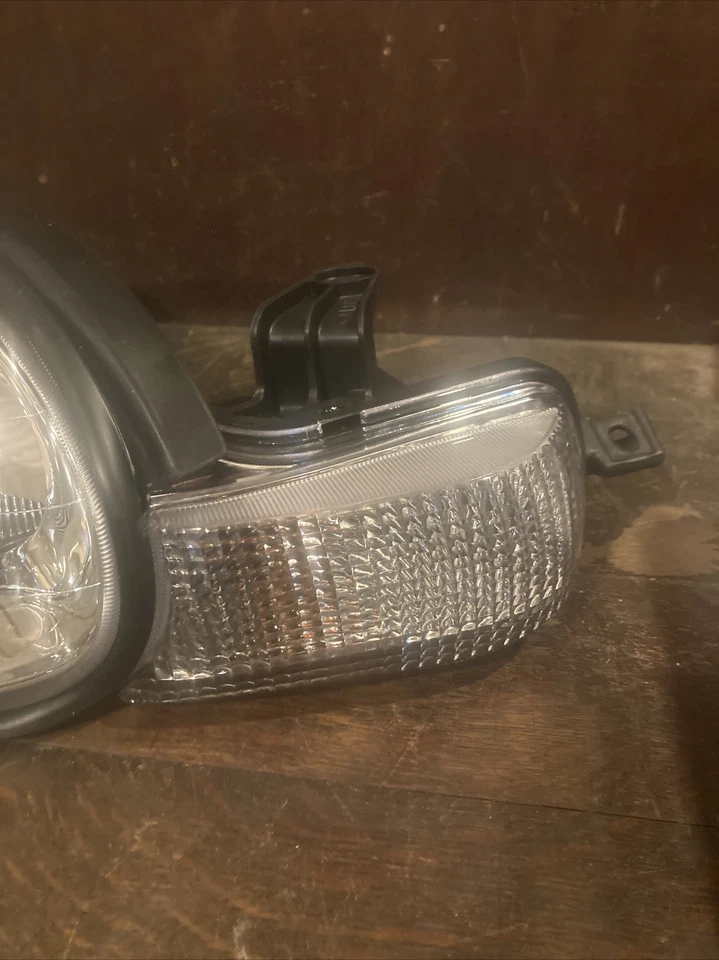 Conjunto de faros laterales para pasajeros Mopar 05288508AH Dodge Neon 2000-2005 nuevo de fábrica OEM Foto 3 de 4