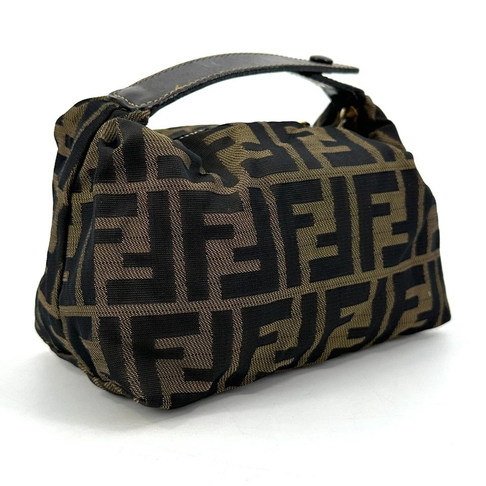 Auténtico bolso de tocador FENDI Zucca marrón nailon Foto 3 de 4