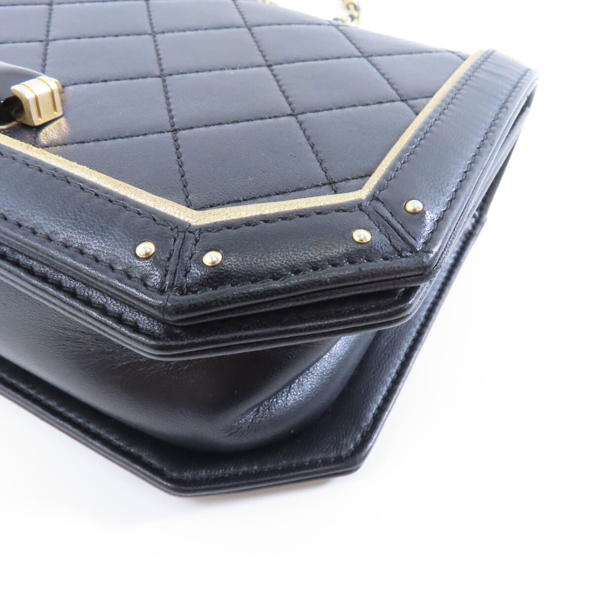 CHANEL Quilted CC GHW Chain Shoulder Bag Lambskin Leather CHANEL Quilted CC GHW Chain Shoulder Bag Lambskin Leather