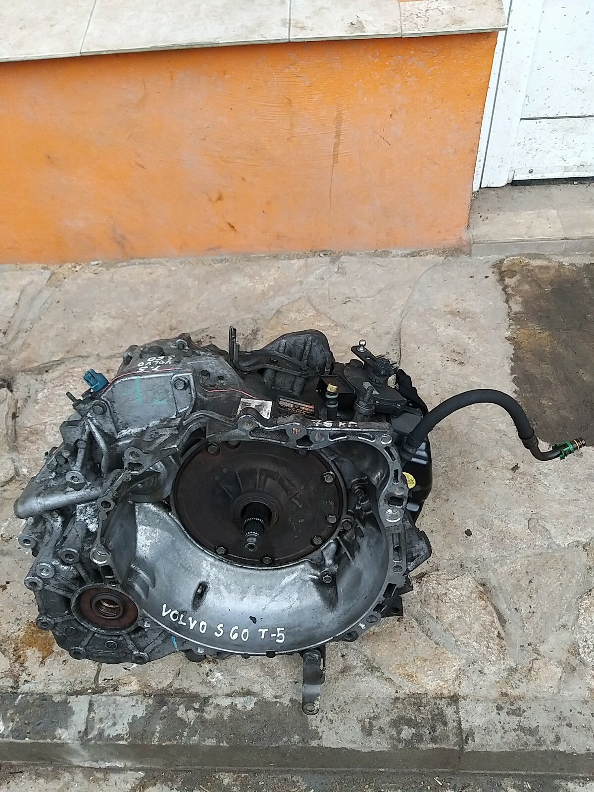 VOLVO S60 D5 2.4 AUTOMATIC GEARBOX P30713890 05FV546573 GENUINE  