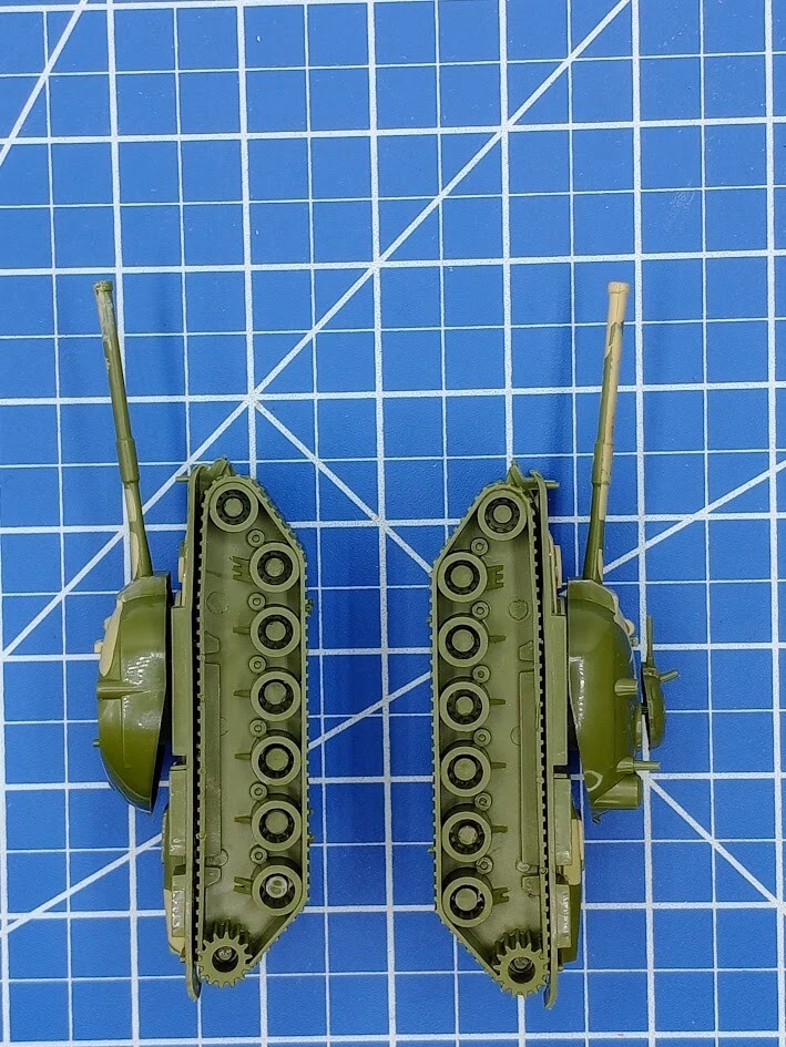 VINTAGE AIRFIX ARMY MILITARY TANK MADE In China ROTATING TURRET, PLASTIC - Image 4 of 4