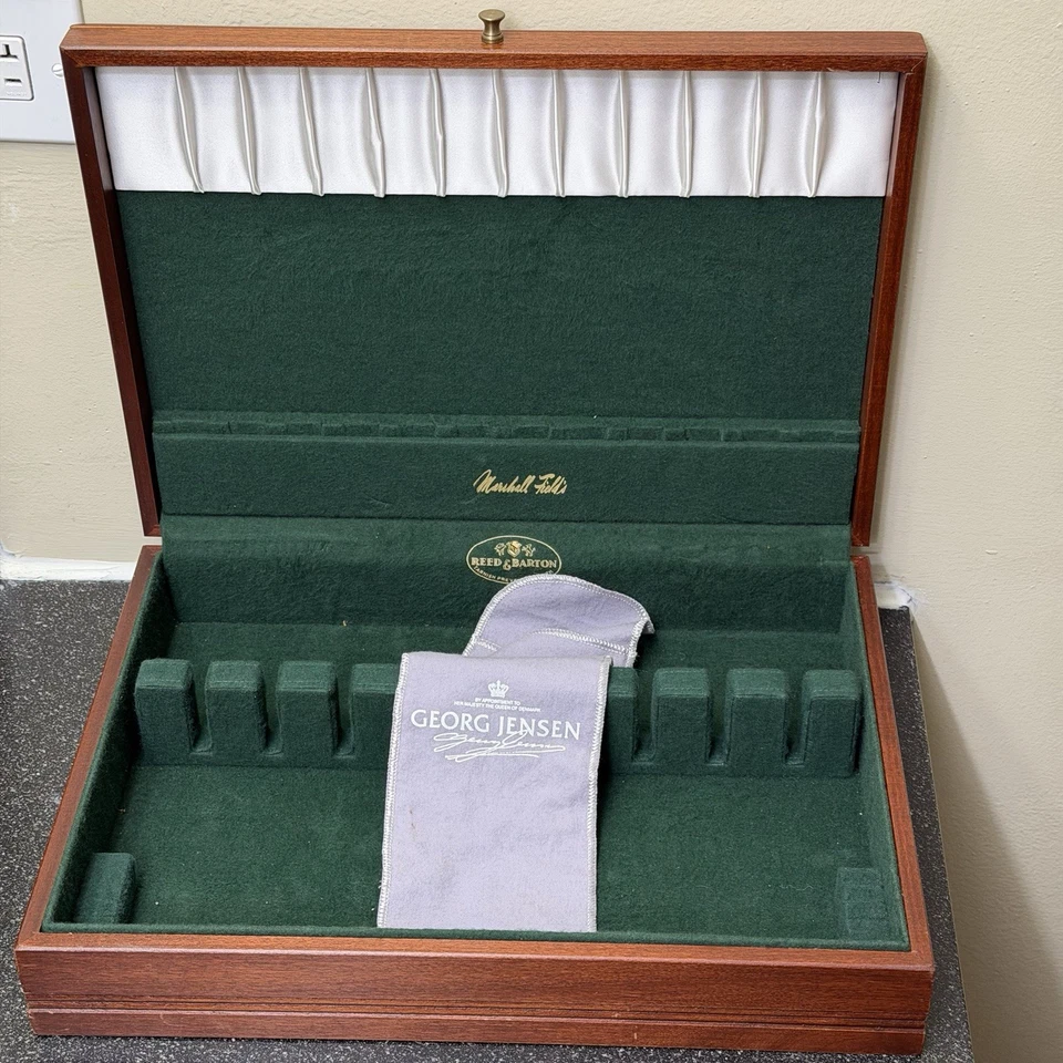 Reed & Barton Marshall Field’s Wood Flatware Chest w/ Georg Jensen Cloth - Image 3 of 4