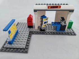 Lego 8404 City Public Transport with 5 minifigures and manuals, incomplete