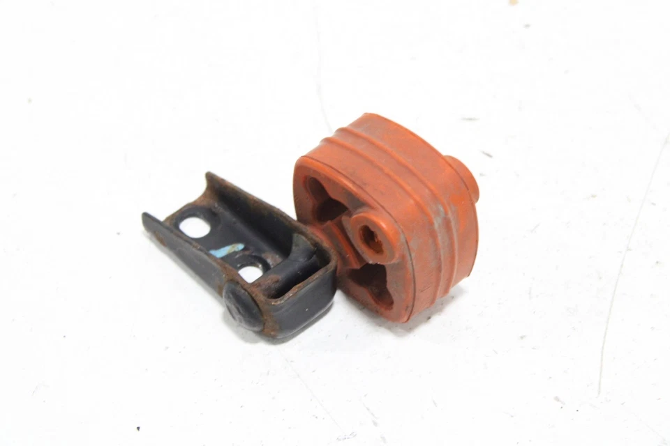 2011-2021 JEEP GRAND CHEROKEE EXHAUST PIPE TUBE LEFT HANGER W/ BRACKET MOUNT OEM - Image 2 of 4