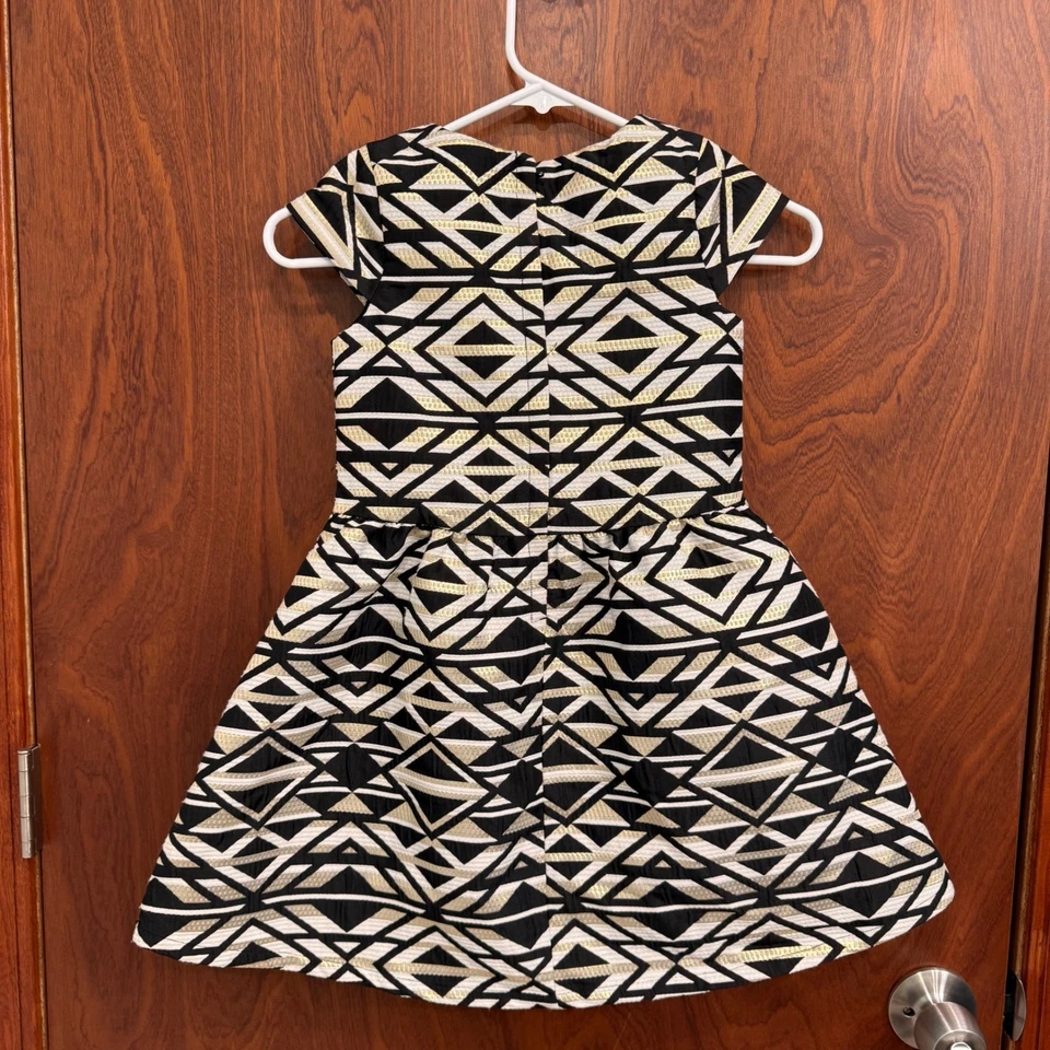 Vestido Crazy 8 Niñas Talla 6 Negro Dorado Blanco Geométrico Fiesta Vacaciones Foto 2 de 4
