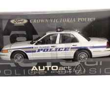 AUTOart 1:18 Ford Crown Victoria Des Plaines Police Car Interceptor 72702 MINT