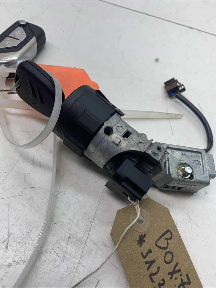 2011 CITROEN DS3 9663123380 N0502455 IGNITON BARREL WITH KEY - Image 3 of 4