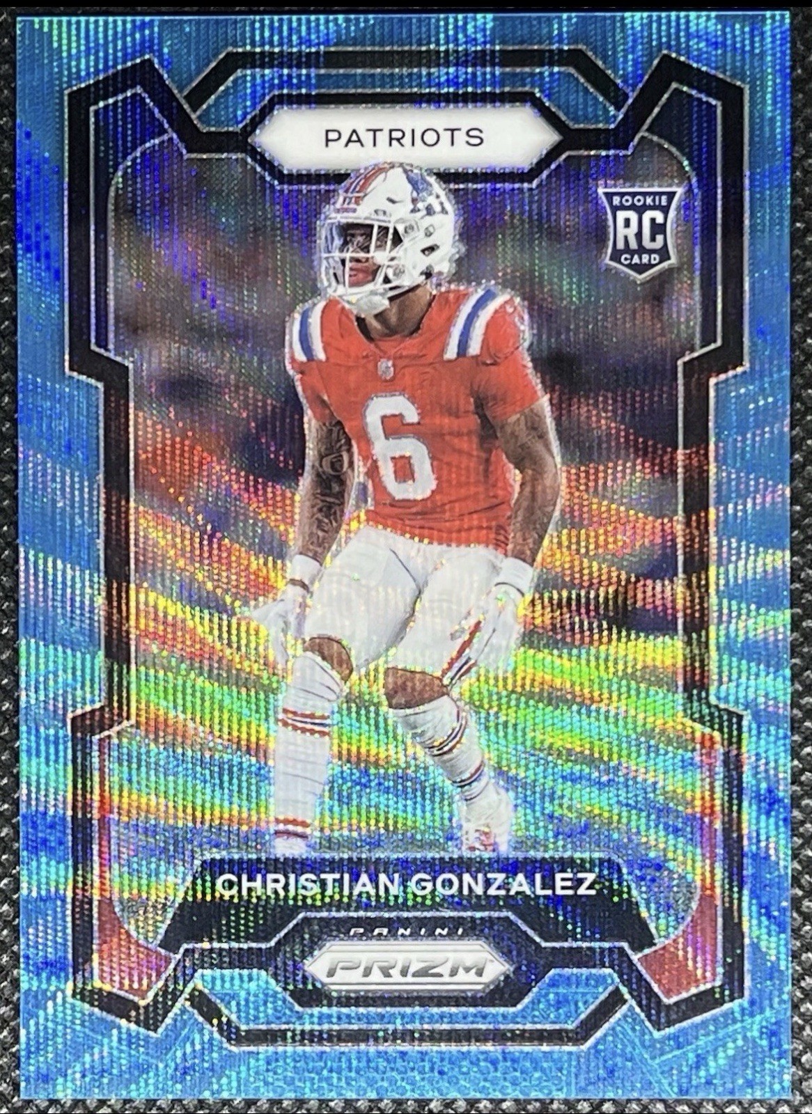 2023 Panini Prizm - #369 Christian Gonzalez Blue Wave /199 (RC). *MINT* GRADE