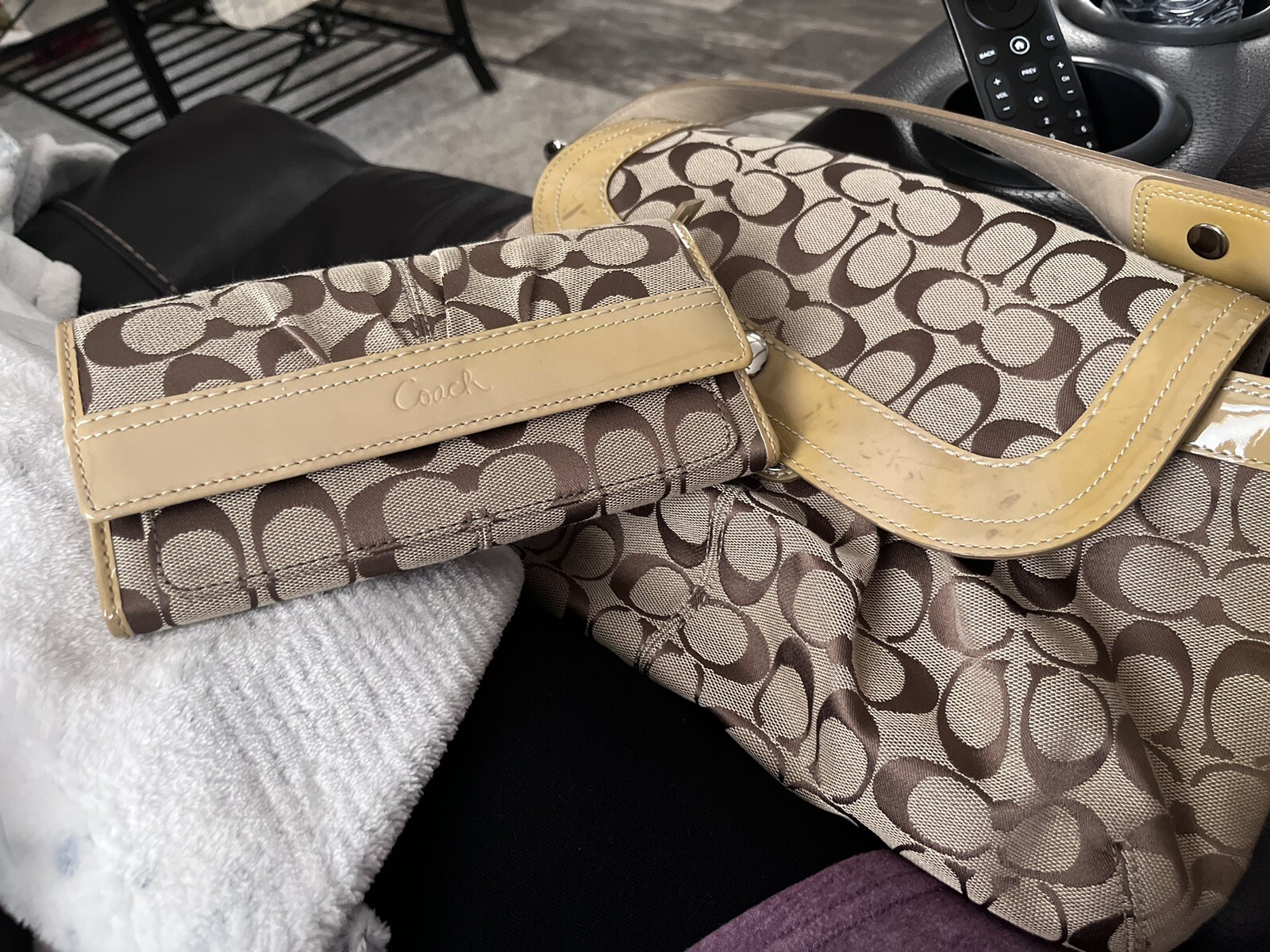 Coach 2009 Soho Signature Large Flap AND matching Wal… Gem