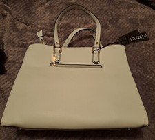 La Terre Fashion Woman  s Handbag Medium Vegan Leather. Cream Color 14inx12in NWT