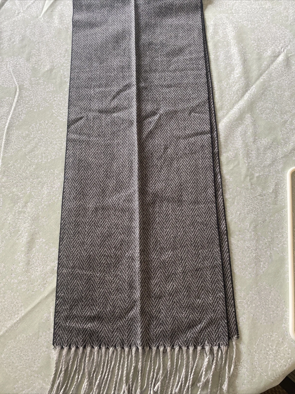 Foulard Christian Dior noir et gris 