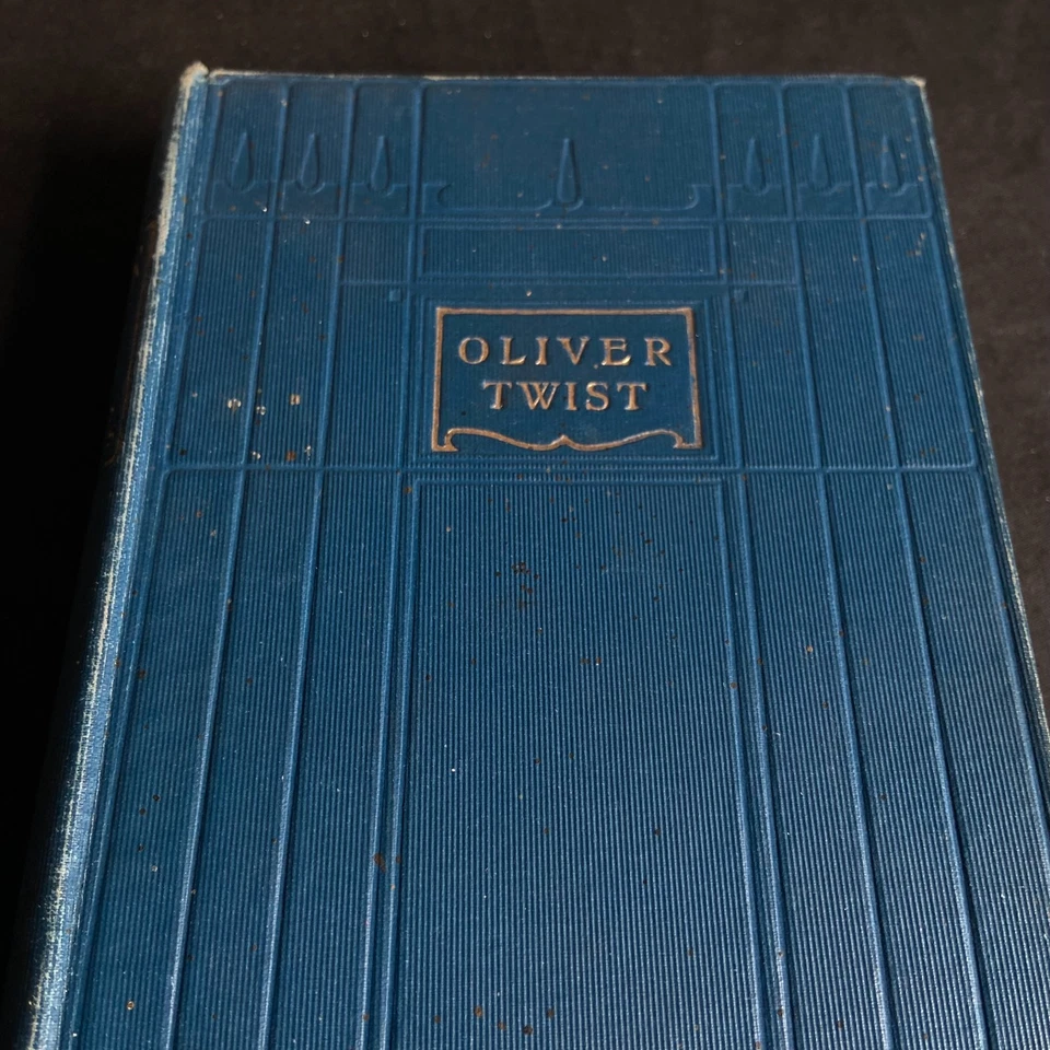 Oliver Twist by Charles Dickens: 1904 Antique Blue Hardcover Book VG - image 2 of 4