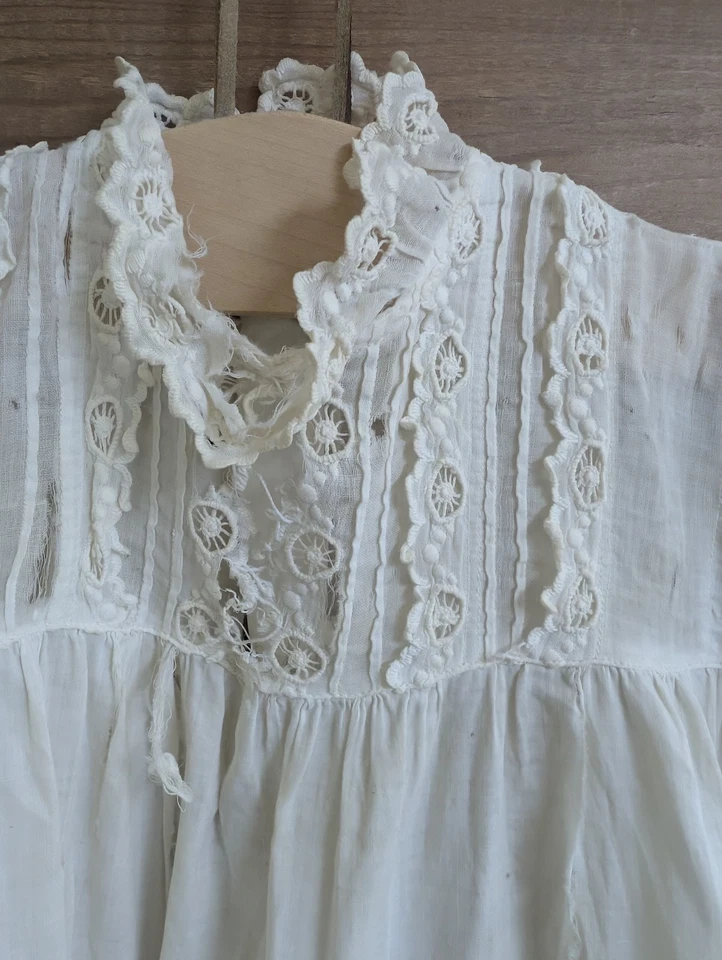 Antiguo Vestido Bebé Blanco Algodón Victoriano Eduardiano Andrajoso Gótico Etéreo Foto 3 de 4