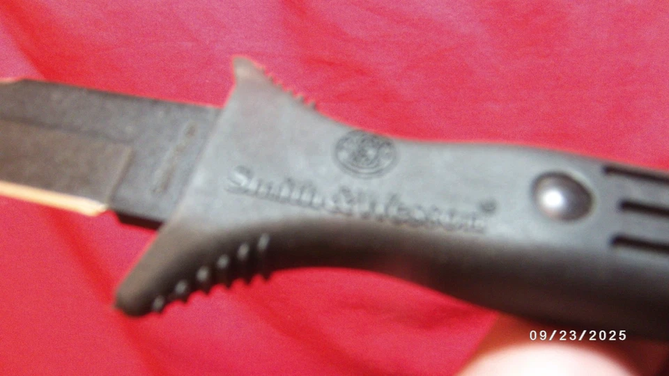Новый Smith & Wesson SW820B SW820 США сделано загрузки нож и кожаные ножны черное лезвие - Изображение 3 из 4