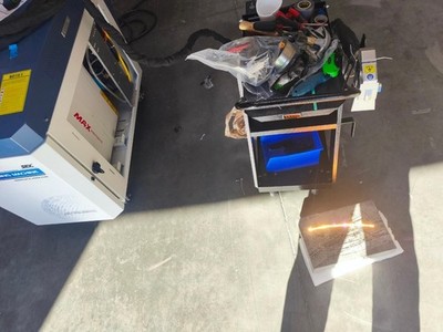US Stock Used 1500W Handheld Laser to Clean Steel/Aluminum/Iron/Brick 220V